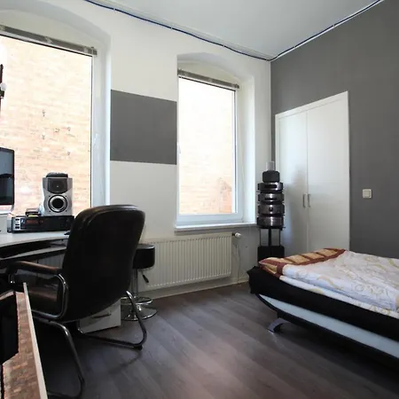شقة Comfort Close To The Metro Station *